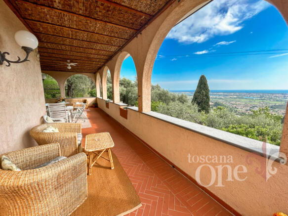VILLA TOSCA-10.jpg