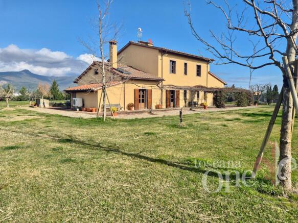 casale luminaia -1.j