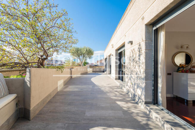 Increible-atico-duplex-con-gran-terraza-Eixampl...