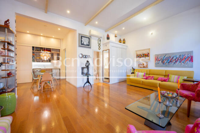 Sensacional-piso-con-vistas-a-La-Rambla-02.jpg
