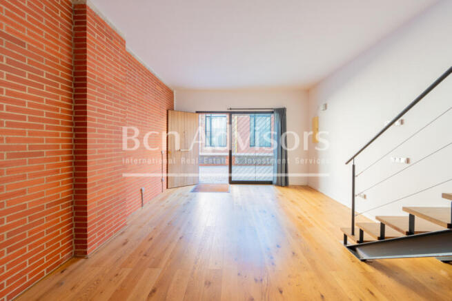 Loft-triplex-reformado-de-estilo-industrial-a-p...