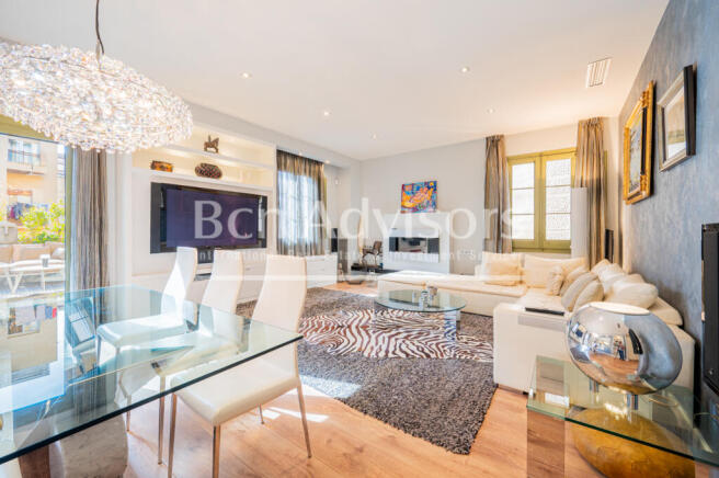 Increible-atico-con-terrazas-en-palacete-modern...