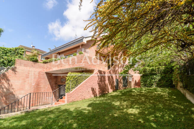Maravillosa-casa-de-lujo-con-piscina-y-jardin-e...