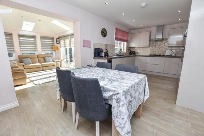 4 Bedroom Detached House For Sale In Oldwood Place Eliburn Livingston West Lothian Eh54