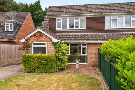 Foxcote, Finchampstead, Wokingham, Berkshire, RG40