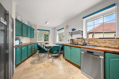 Hilltop Road, Earley, Reading, Berkshire, RG6