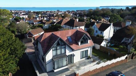 Laura Grove, Preston, Paignton