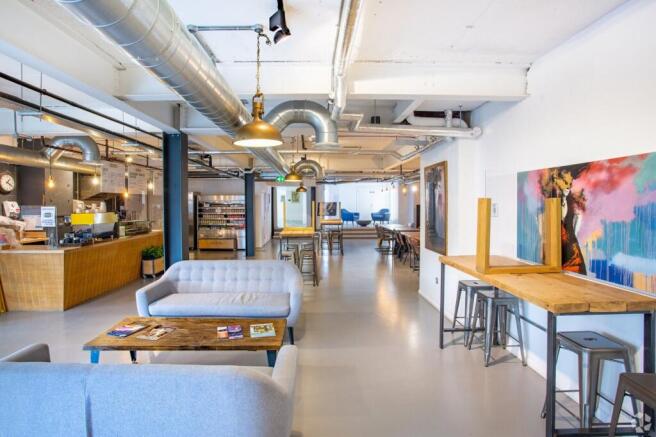 BathRdBristolInteriorPhoto7LargeHighDefinition.j