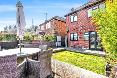 Cherry Tree Avenue, Haslemere, GU27