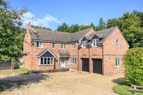 Dovecote Close, Milcombe, OX15