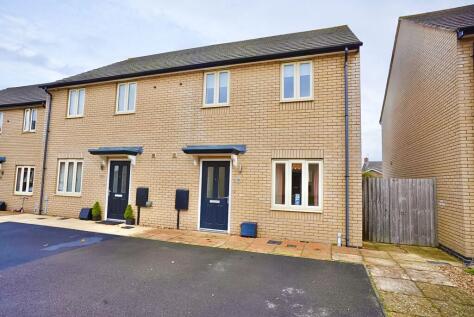 Clapton Close, Stamford, PE9