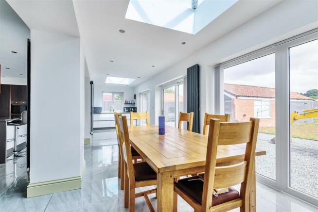 OPEN PLAN KITCHEN/ DINING/ LIVING ROOM