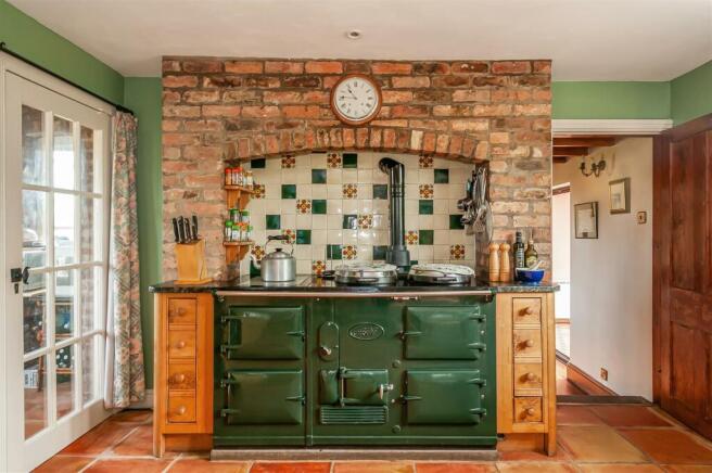 KITCHEN/ DINING ROOM