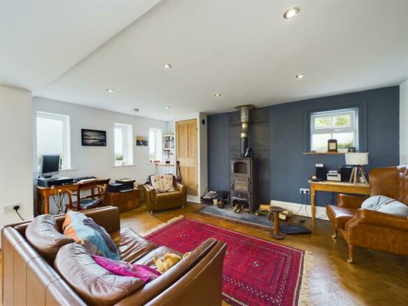 OPEN PLAN LIVING/KITCHEN/ SITTING ROOM