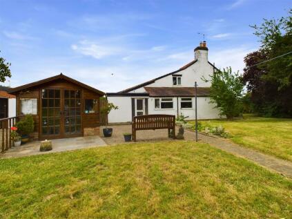 Driffield - 2 bedroom detached house for sale