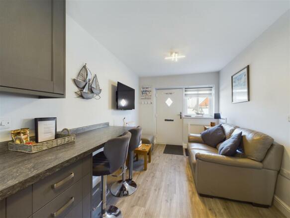 KITCHEN/LIVING AREA