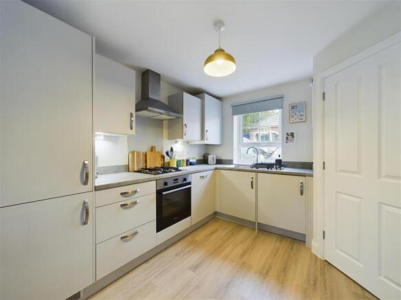 KITCHEN/DINER/LIVING