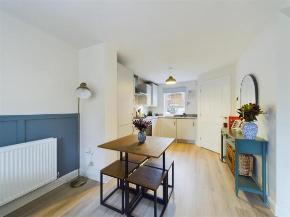 KITCHEN/DINER/LIVING