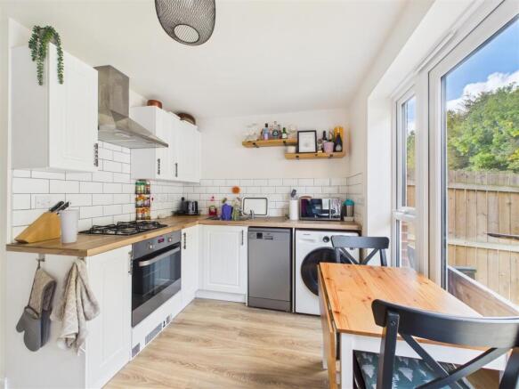 KITCHEN/ DINER