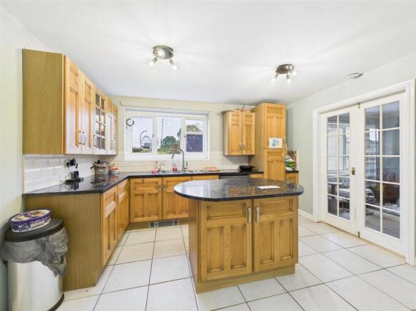 KITCHEN/ DINER