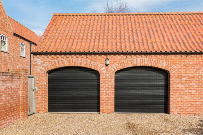 DOUBLE GARAGE