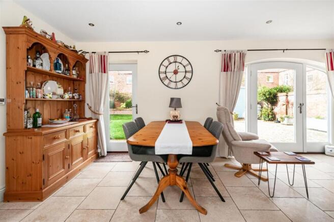 OPEN PLAN KITCHEN/ LIVING/ DINER