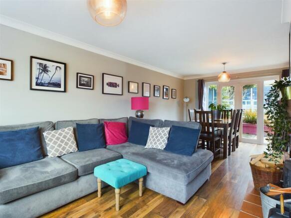 Lounge/Dining Room