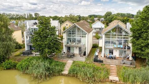 96 Howells Mere, Lower Mill Estate, GL7