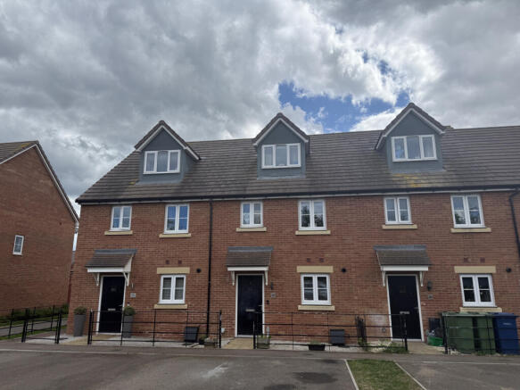 4 Bedroom Town House for Sale