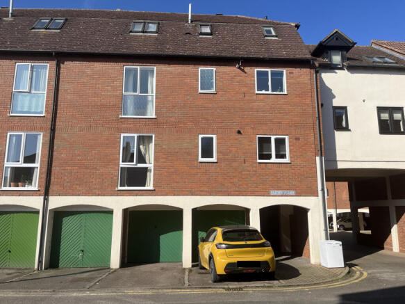 2 Bedroom Flat For Sale