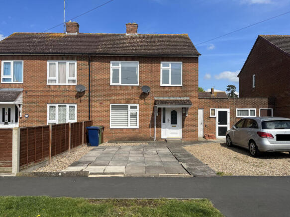 3 Bedroom Semi Detached for Rent