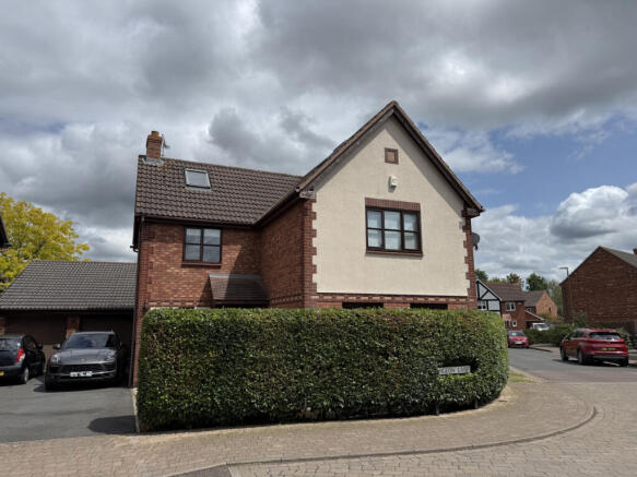 5 Bedroom Detached for Sale