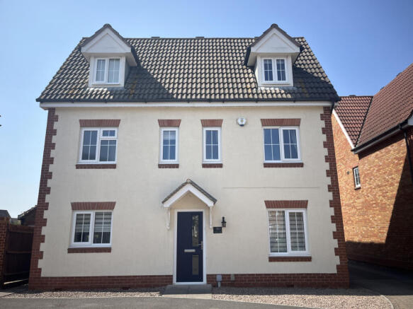 6 Bedroom Detached for Sale