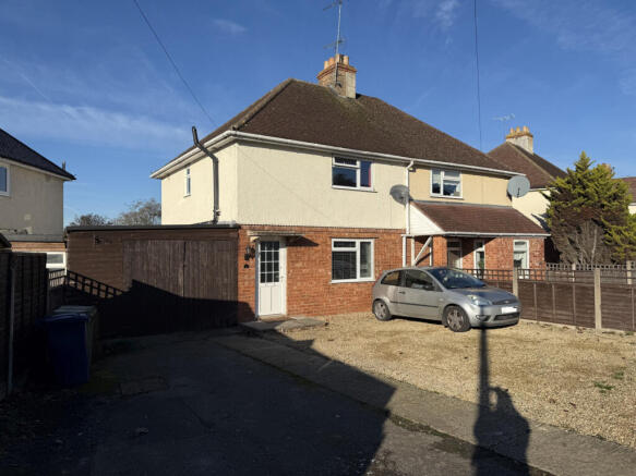 3 bedroom semi-detached house
