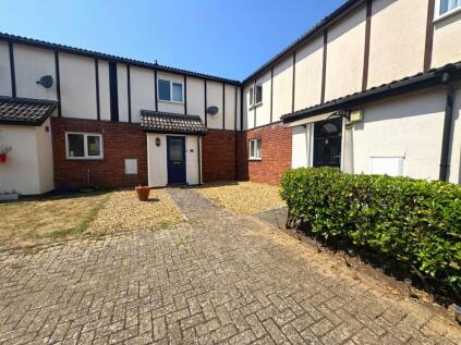 Station Court, Potton