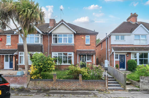 Newlands Avenue, Shirley, Southampton, Hampshire, SO15