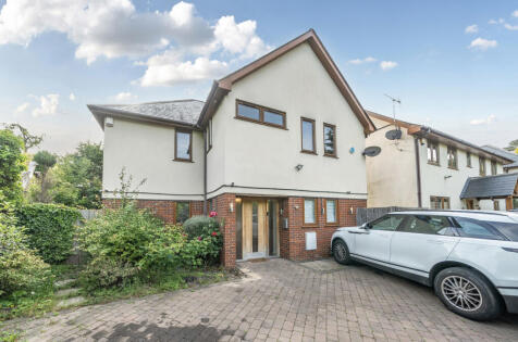 Bassett Avenue, Bassett, Southampton, Hampshire, SO16