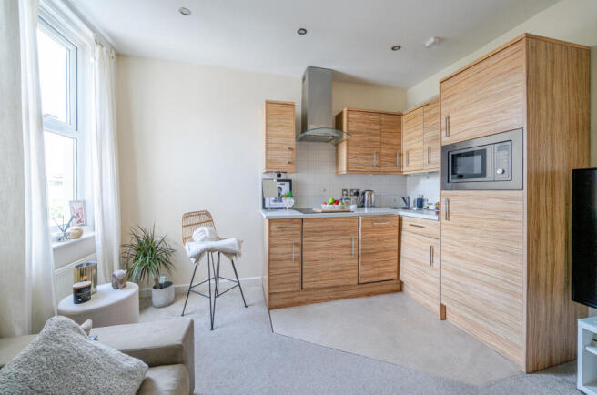 1321376-4-686bf83...