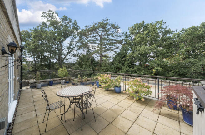 1348557-14-68bae4...