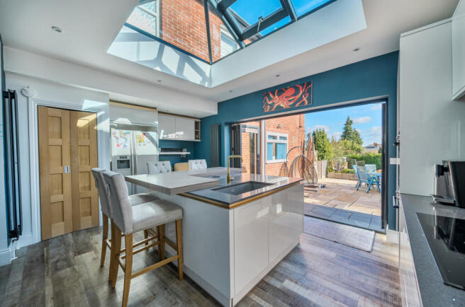 1372549-7-68fb786...