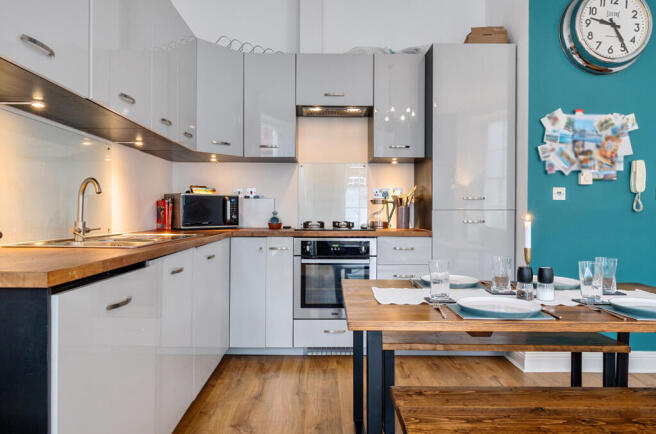 1372984-30-6901e9...