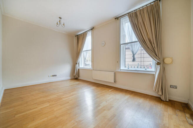 1375184-7-6904d65...