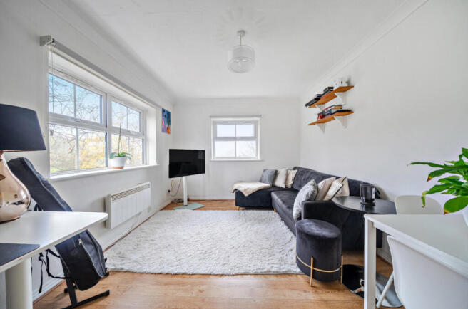 1385669-4-692d782...