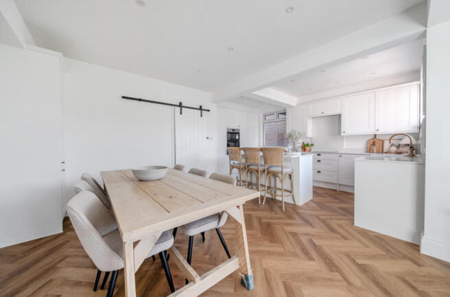 1384104-6-692989c...