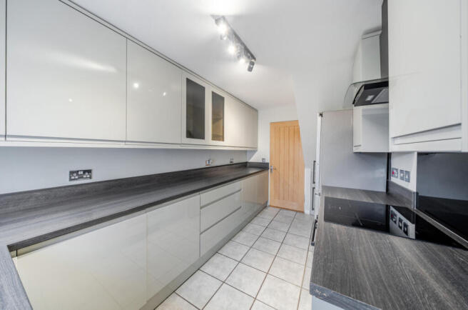 1386736-8-692d987...