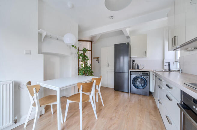 1387393-16-693055...