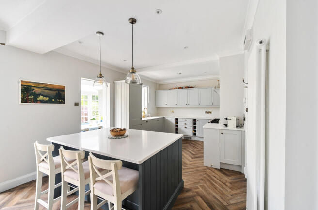 1300846-16-683eef...