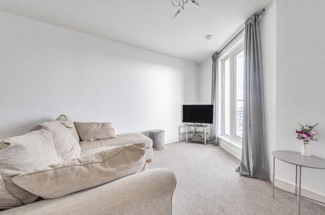 1347733-4-68b9b42...