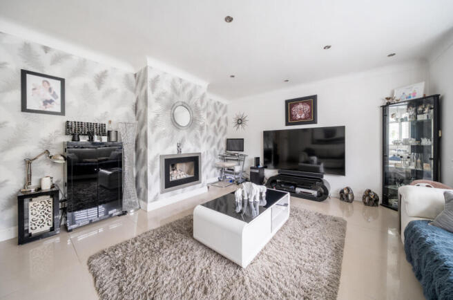 1387072-15-6931d3...