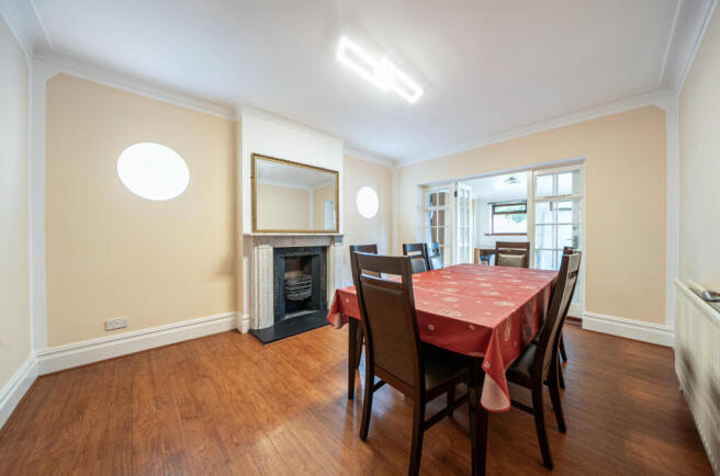 1387292-27-6932f7...